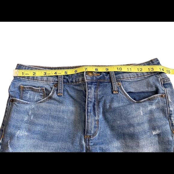 Universal Thread Distresses mid rise jean shorts size 7/28r - Picture 5 of 8